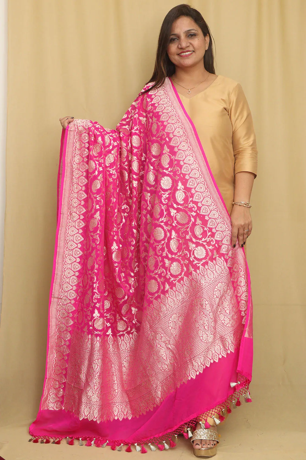 Beautiful Pink Banarasi Handloom Pure Georgette Dupatta
