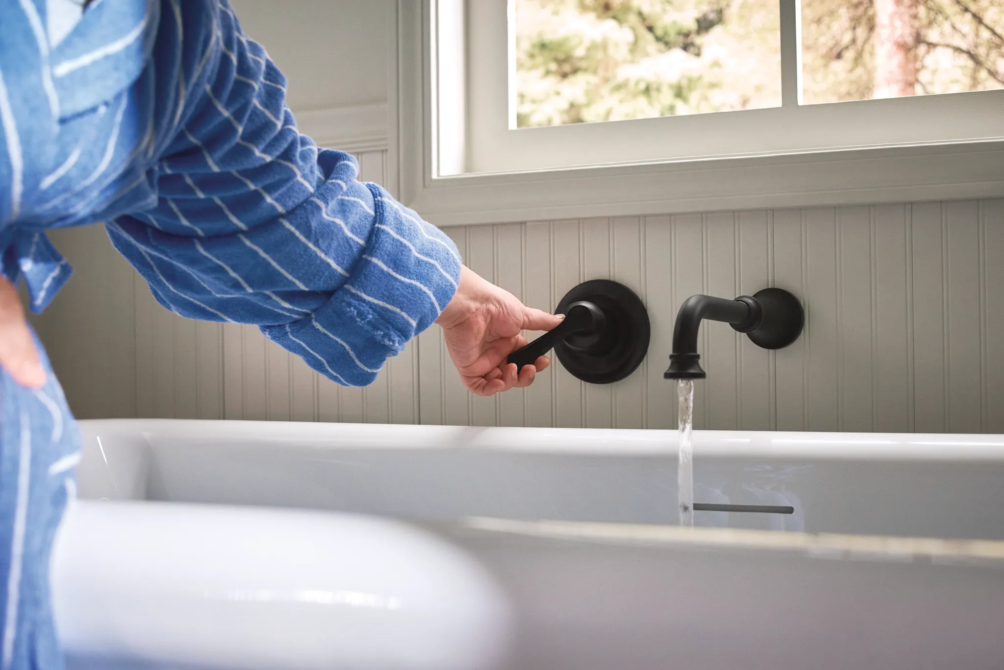 Colinet Chrome one-handle non diverter wallmount tub filler