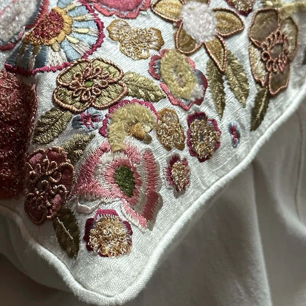 Fleur Embroidered Tassia Cushion in Ivory