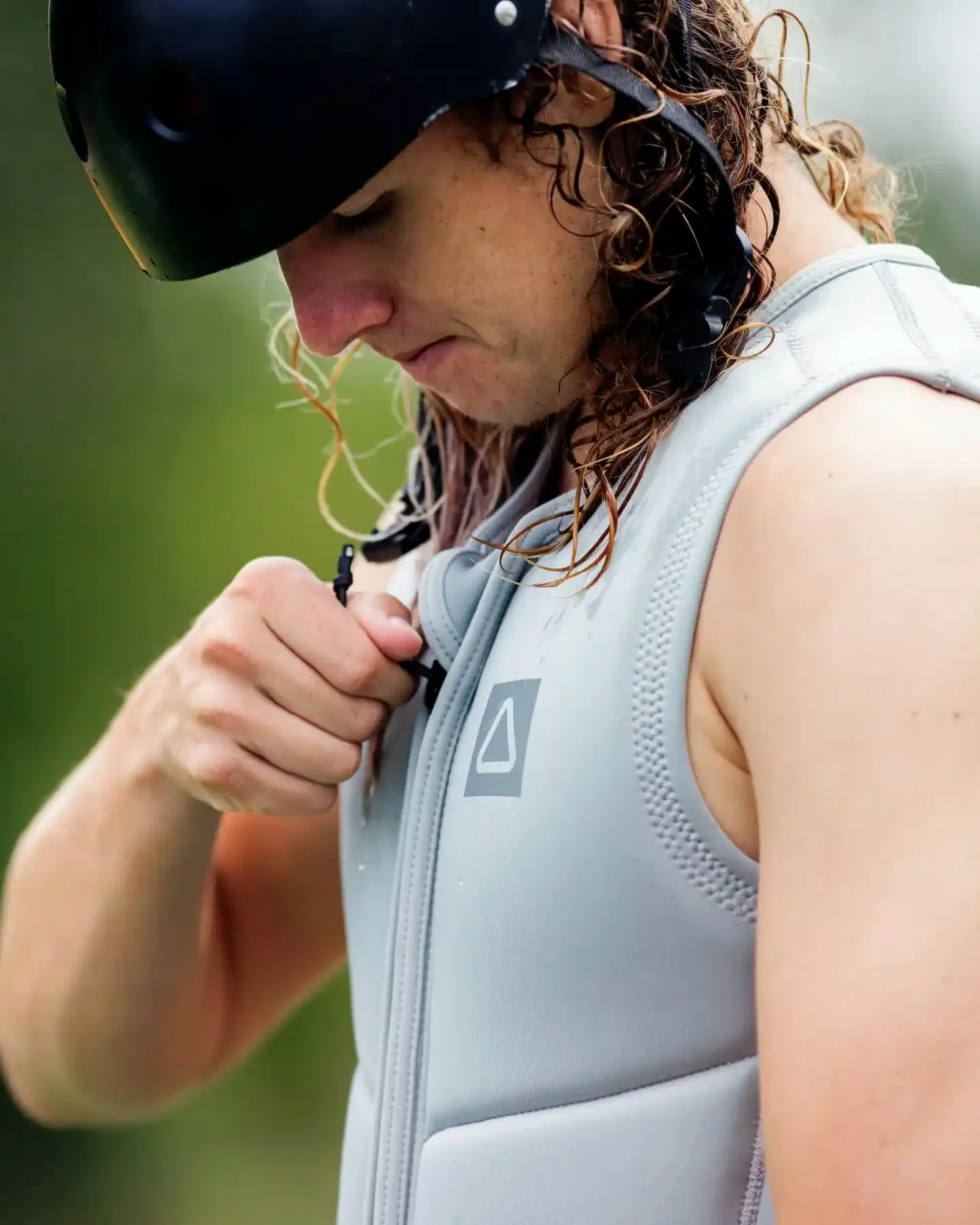 Follow Corp Impact Vest - Light Grey/Red