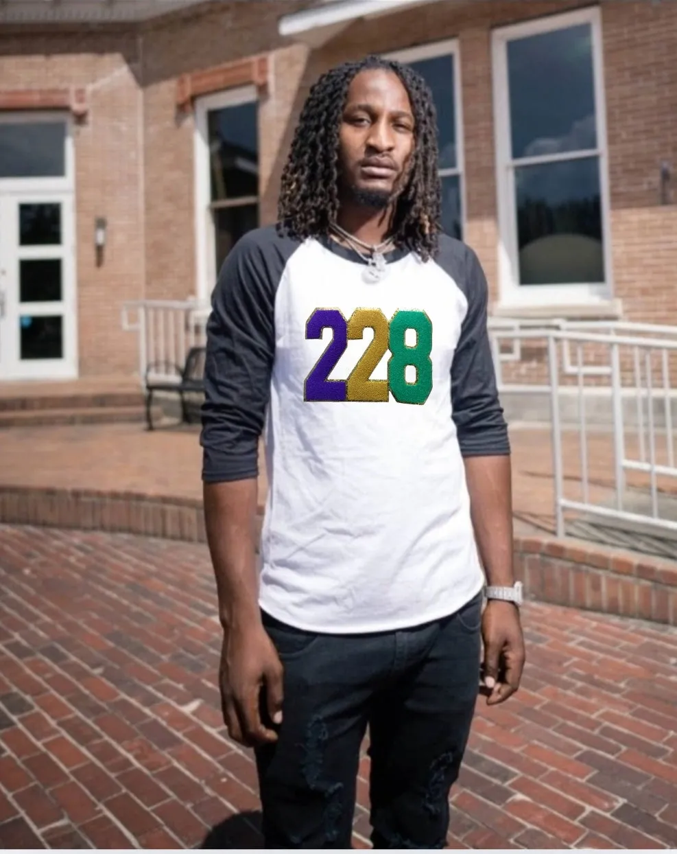 Men white baseball t-shirt trimmed in black
