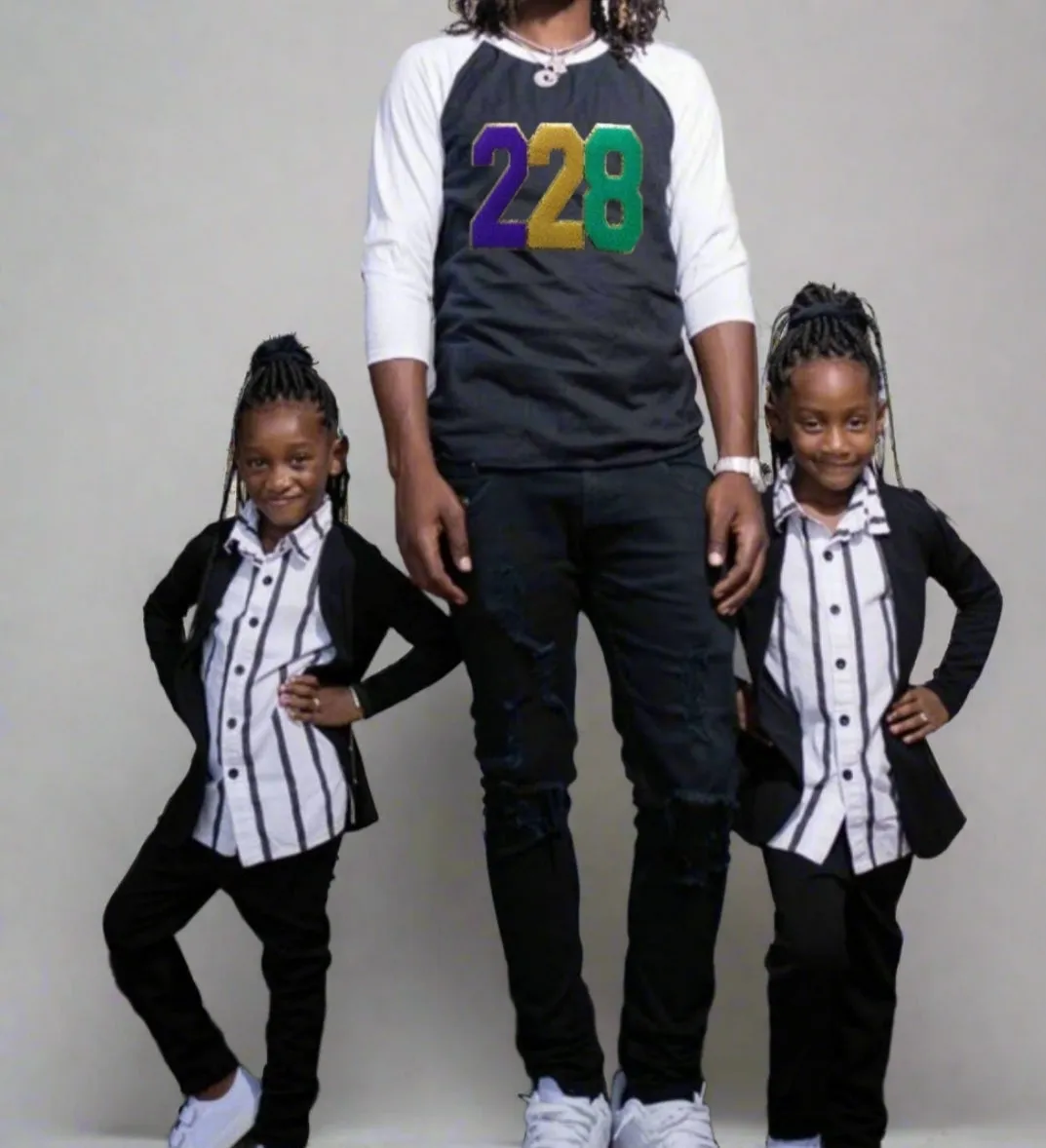 Men white baseball t-shirt trimmed in black