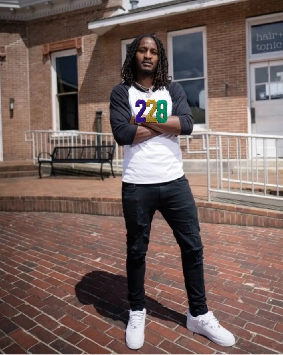 Men white baseball t-shirt trimmed in black