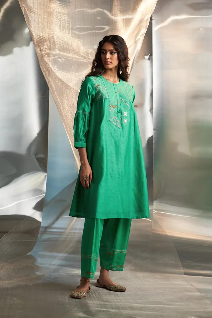 Misr's Embroidered kurta with heavy booti set