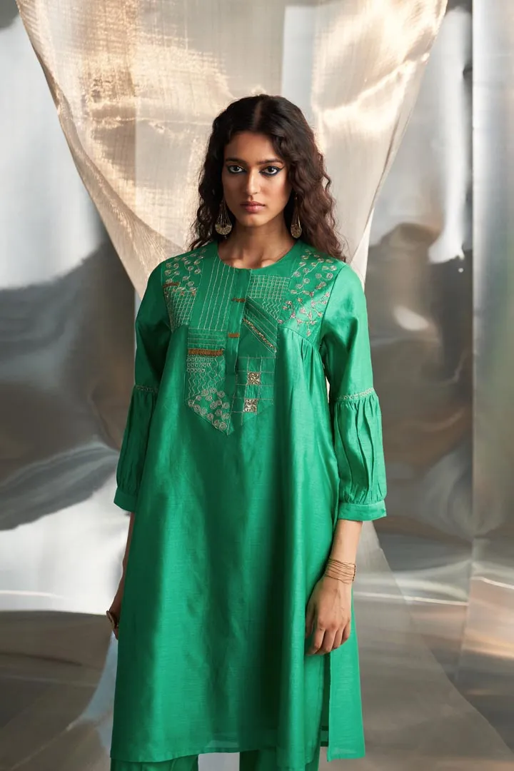 Misr's Embroidered kurta with heavy booti set