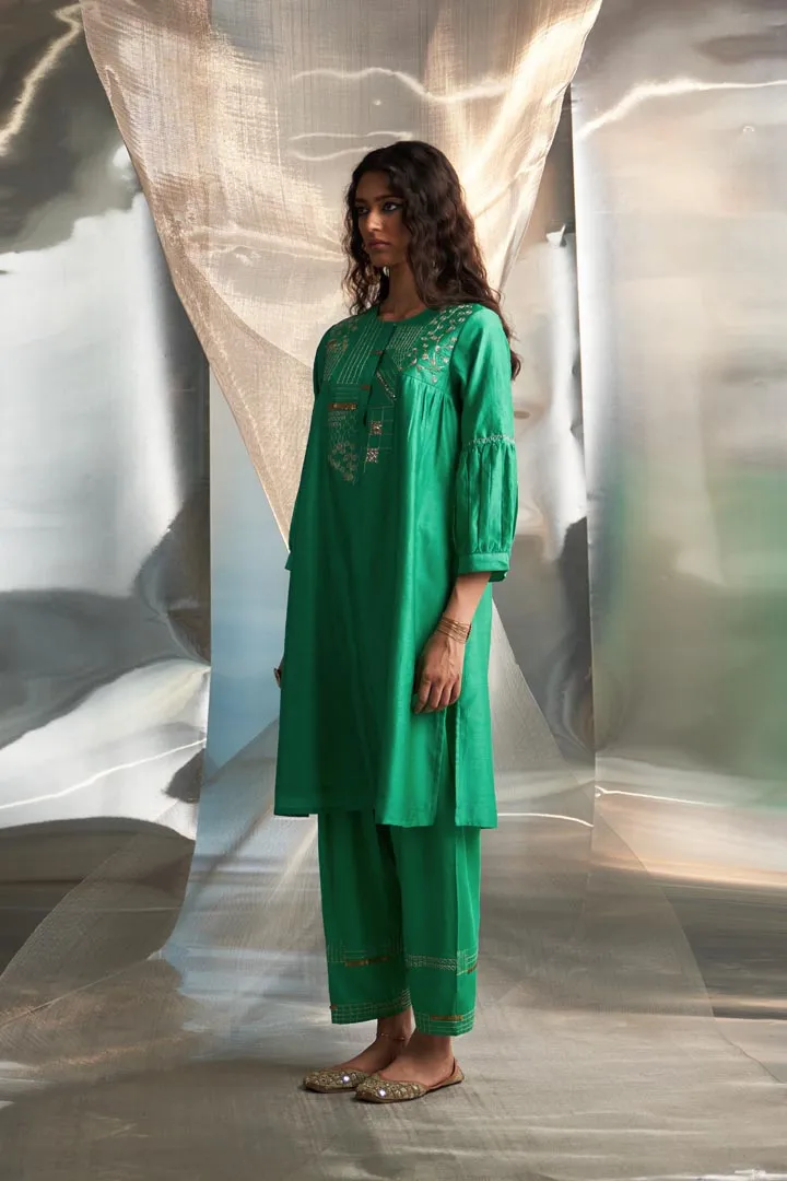 Misr's Embroidered kurta with heavy booti set