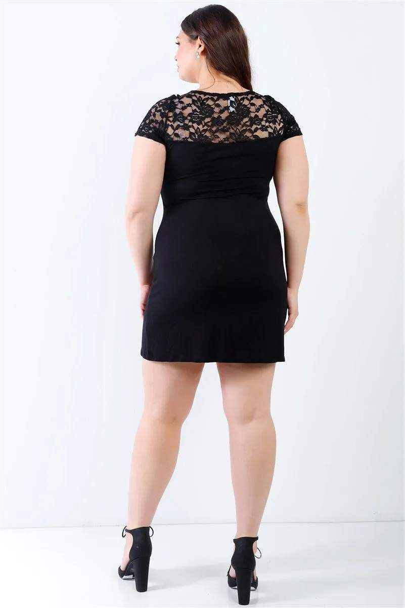 Plus Lace Details Short Sleeve
