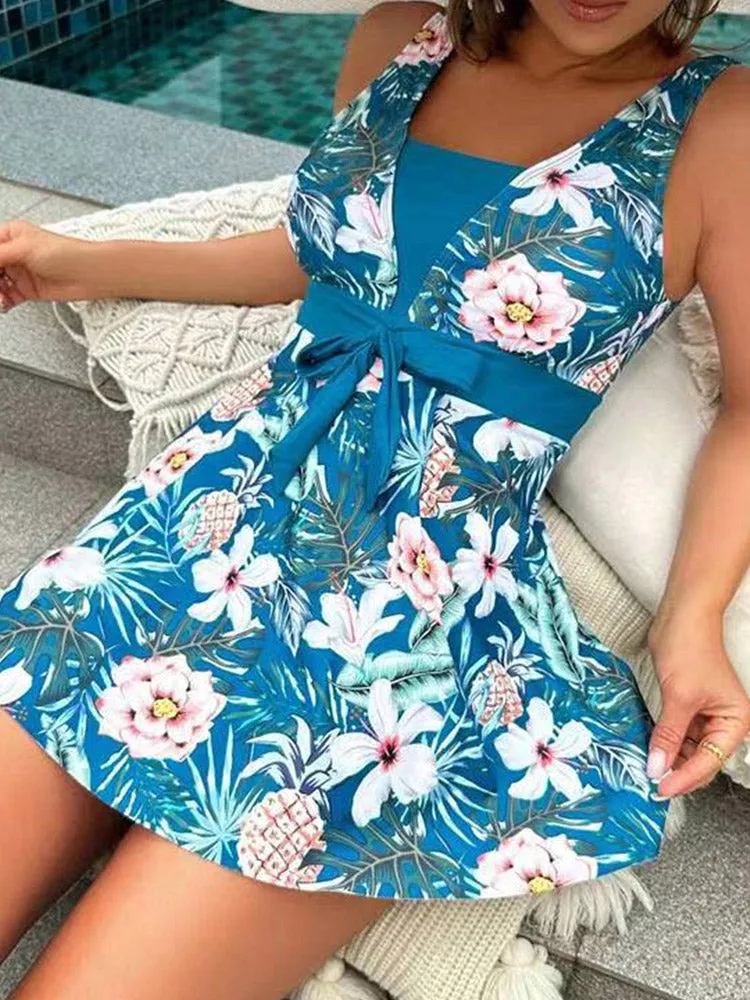 Sleeveless tankini two-piece swimsuit with leaf print