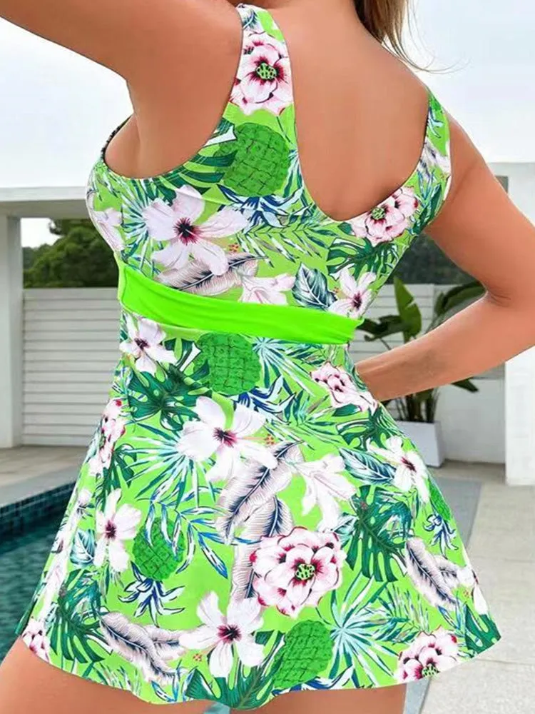 Sleeveless tankini two-piece swimsuit with leaf print