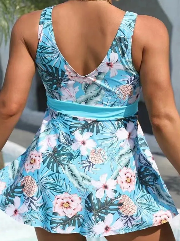Sleeveless tankini two-piece swimsuit with leaf print