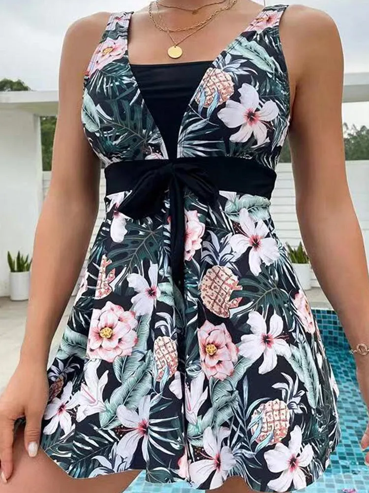 Sleeveless tankini two-piece swimsuit with leaf print