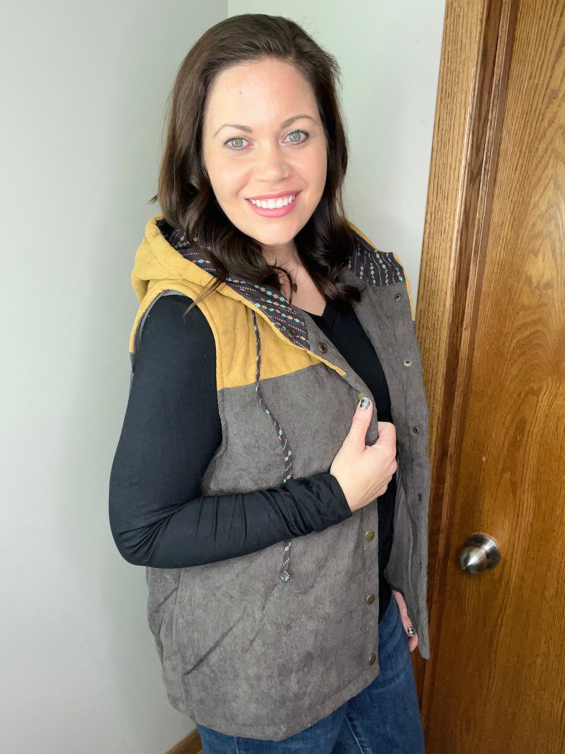 This Side Vest In Grey/Camel